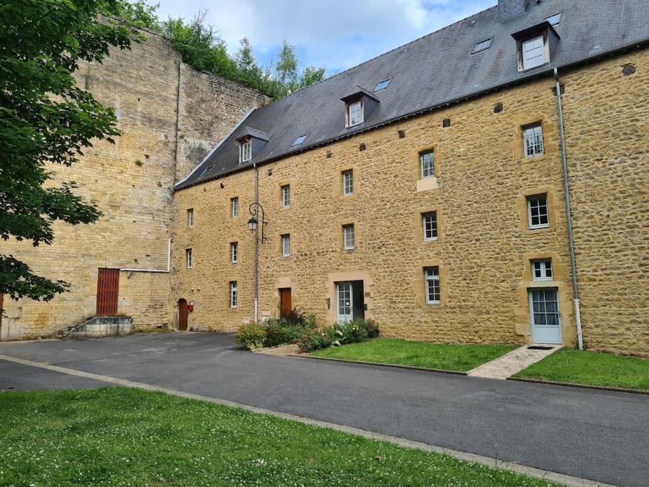 Aux Remparts Du Chateau Sedan Eksteriør billede