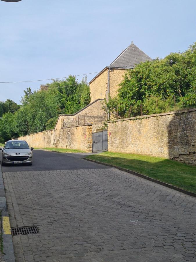 Aux Remparts Du Chateau Sedan Eksteriør billede